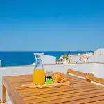 Lejlighed 6 Centeanes - Clifftop Apartment, Sea Views And St