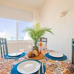 6 Centeanes - Clifftop Apartment, Sea Views And St *