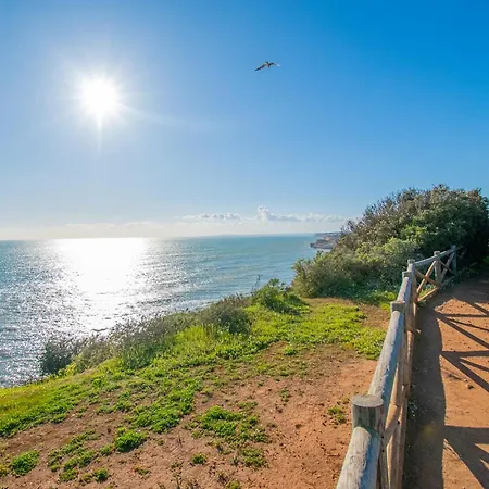 6 Centeanes - Clifftop Apartment, Sea Views And St Apartman Carvoeiro