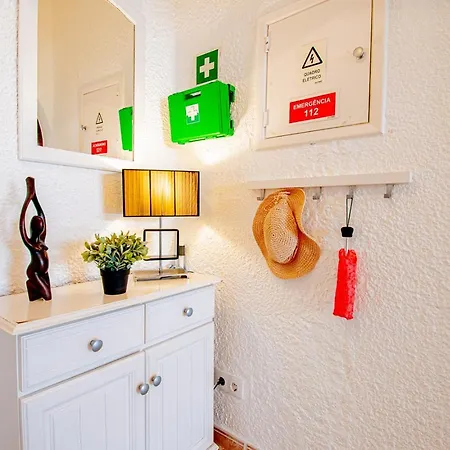 Apartment 6 Centeanes - Clifftop Apartment, Sea Views And St