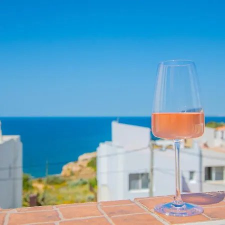 דירה 6 Centeanes - Clifftop Apartment, Sea Views And St *