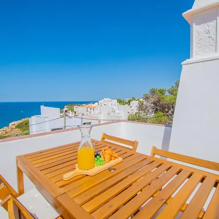 6 Centeanes - Clifftop Apartment, Sea Views And St * Карвоейру