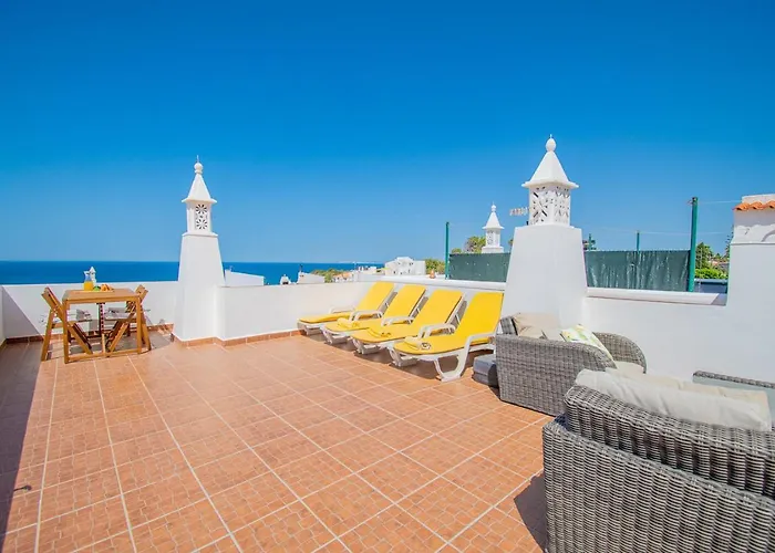 アパート 6 Centeanes - Clifftop Apartment, Sea Views And St